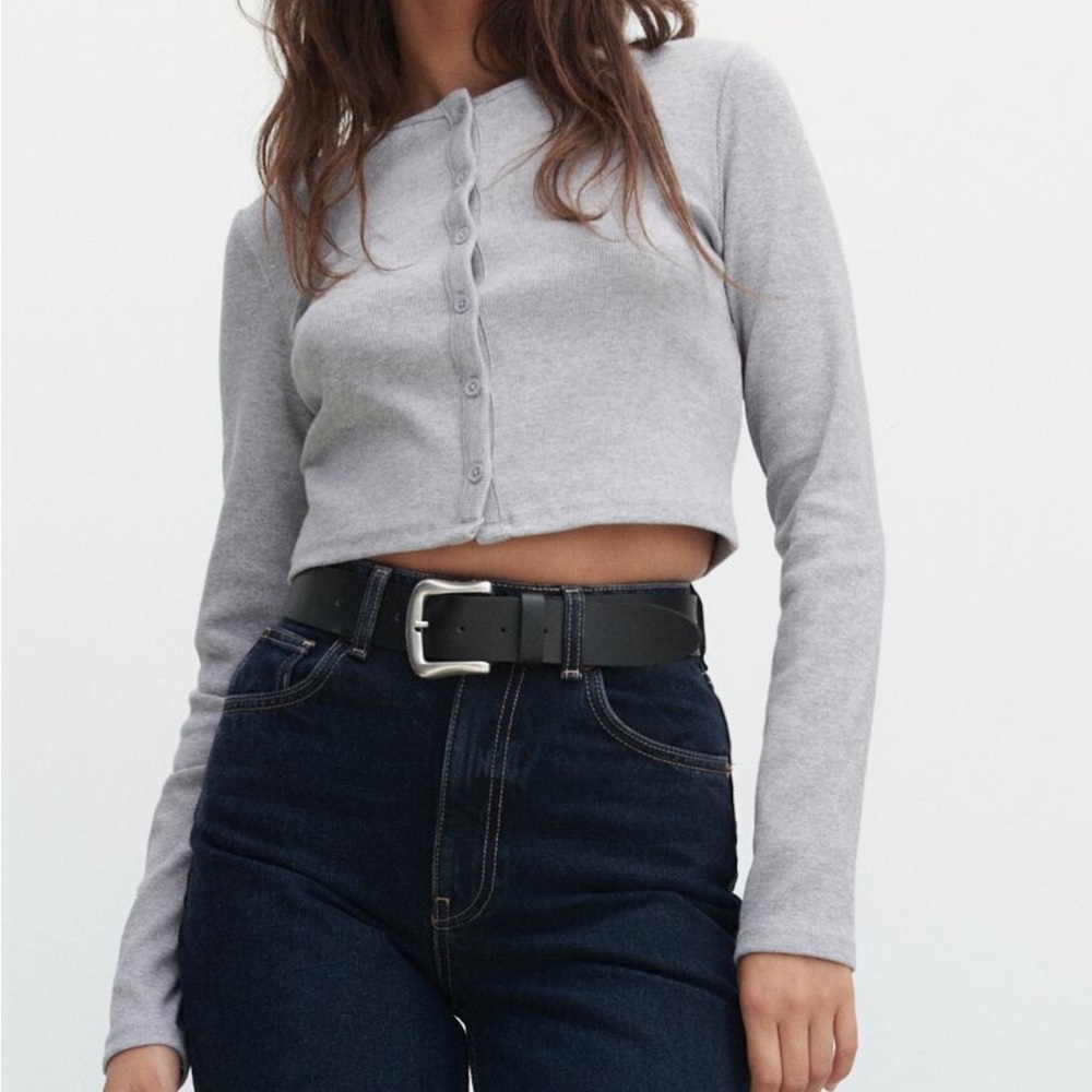 RIBBED CROPPED CARDIGAN WITH BUTTONS
Gray size Small